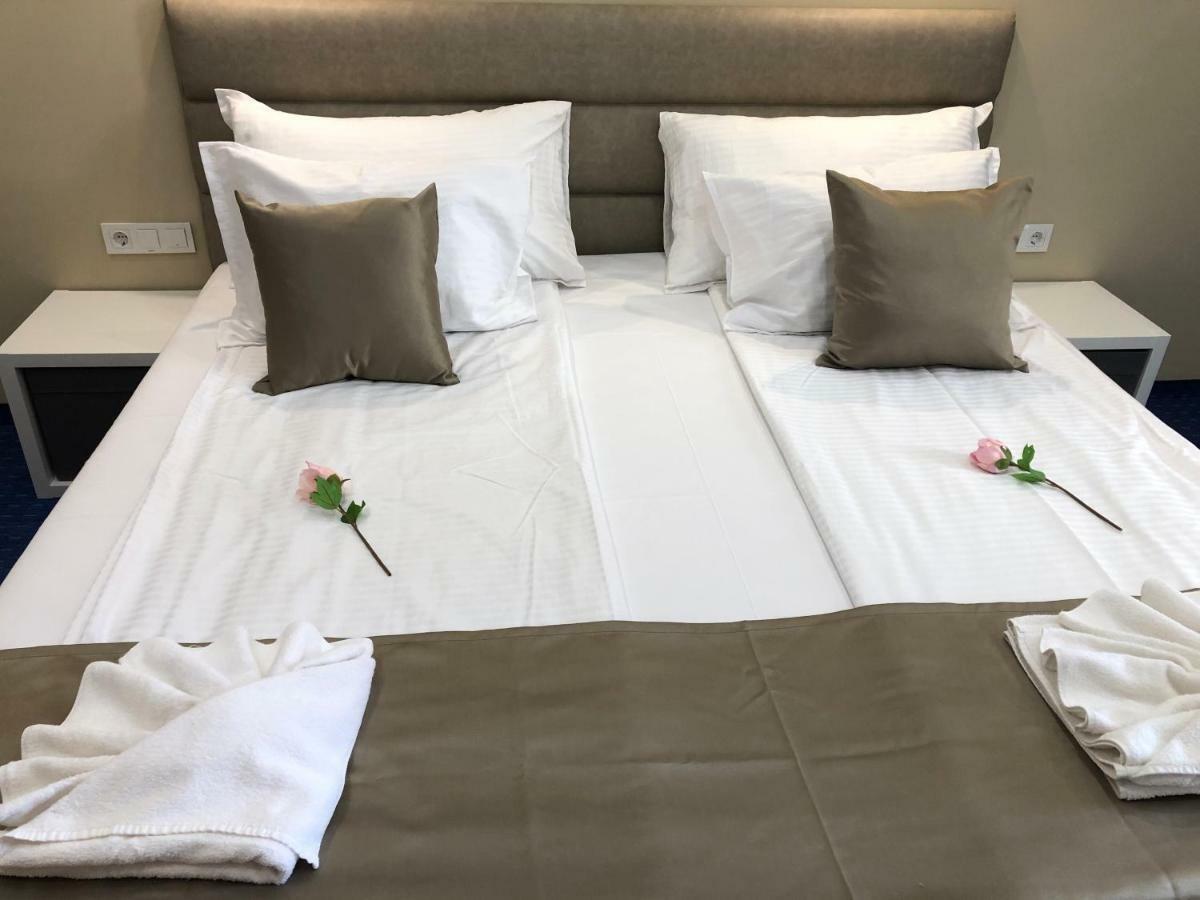 Family Hotel Avenue 키텐 외부 사진
