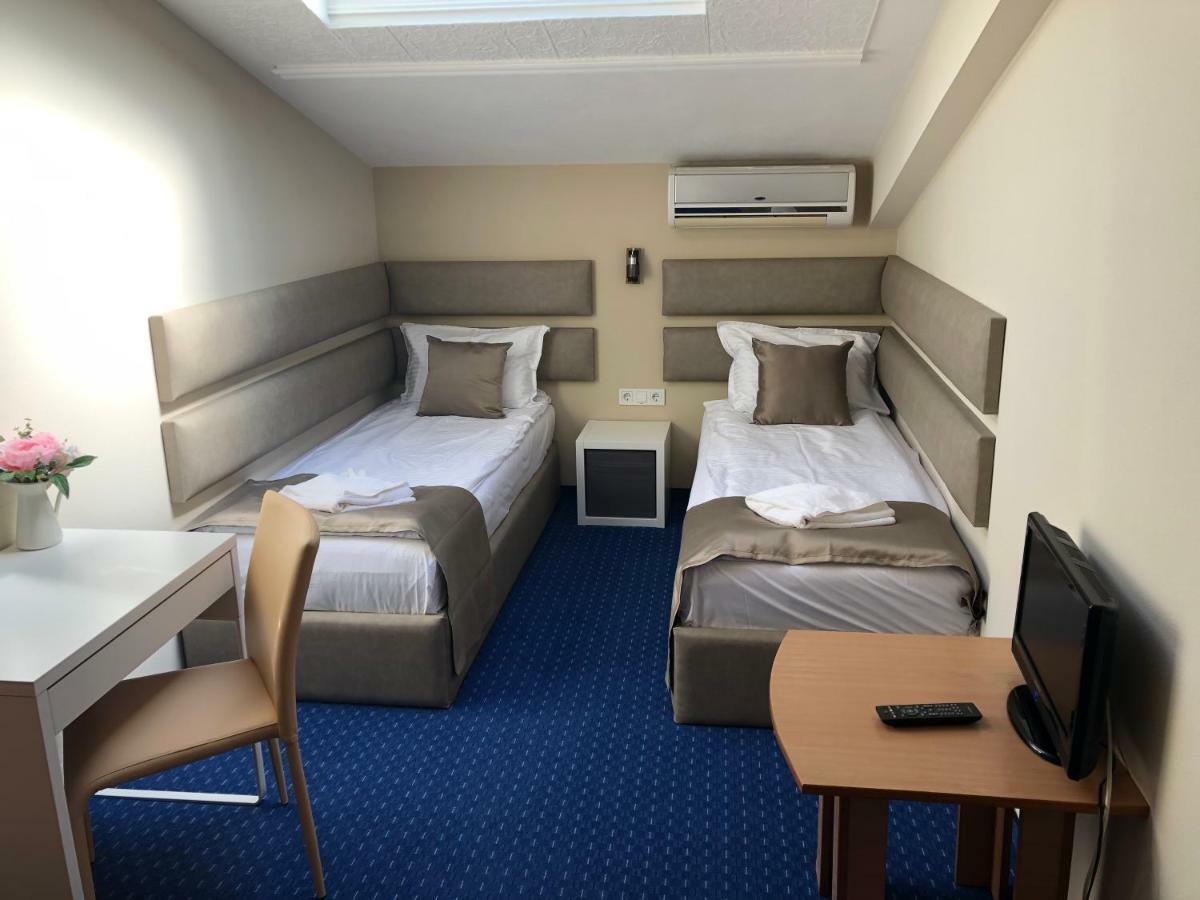 Family Hotel Avenue 키텐 외부 사진