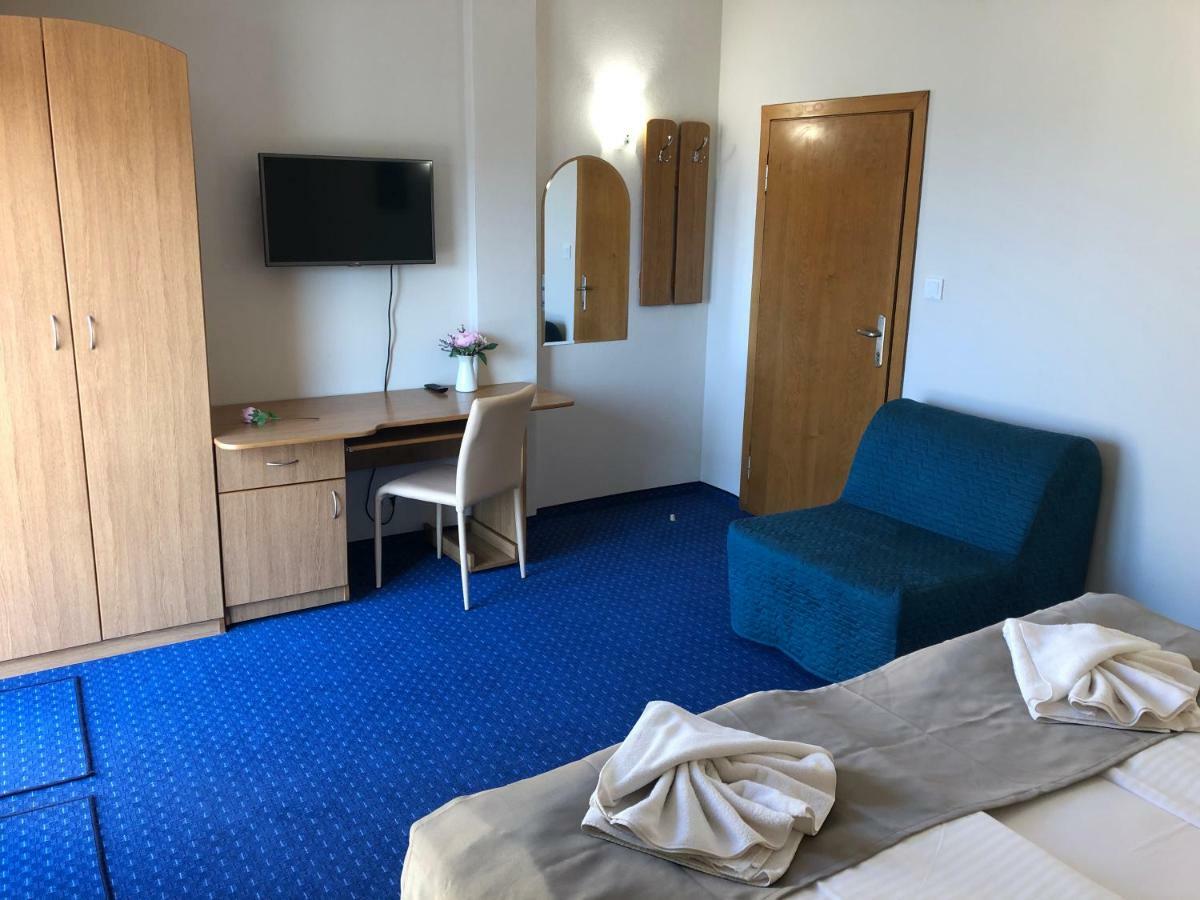 Family Hotel Avenue 키텐 외부 사진